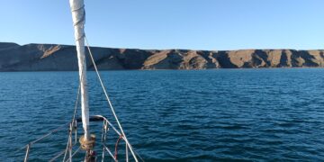 Команда Russian Ocean Way ждет прохождения пограничного контроля у Керченского пролива