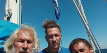 Пограничники разрешили команде Russian Ocean Way пройти Керченский пролив