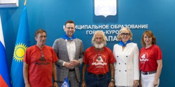 Экипаж томской кругосветной экспедиции встретился с вице-мэром Анапы